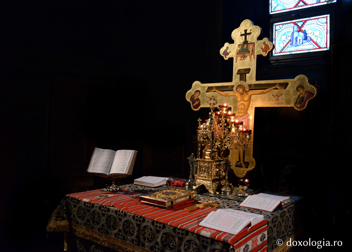 Sfânta şi Marea Luni în imnele poetice ale Bisericii