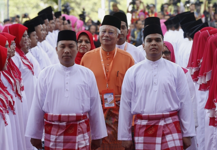 Malezia - Proteste pentru îndepărtarea crucii de pe biserică