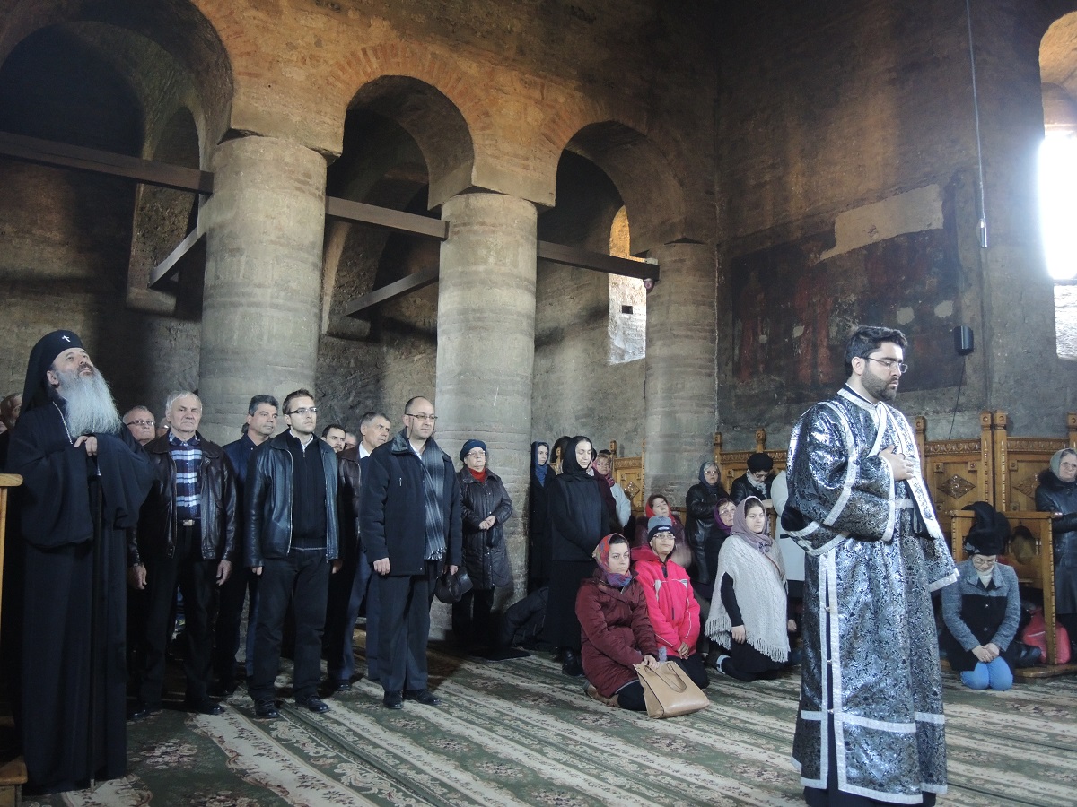 „Oamenii sunt chemați să-și împroprieze la măsura ființei lor marea taină a răstignirii, morții și îngropării Domnului Hristos”