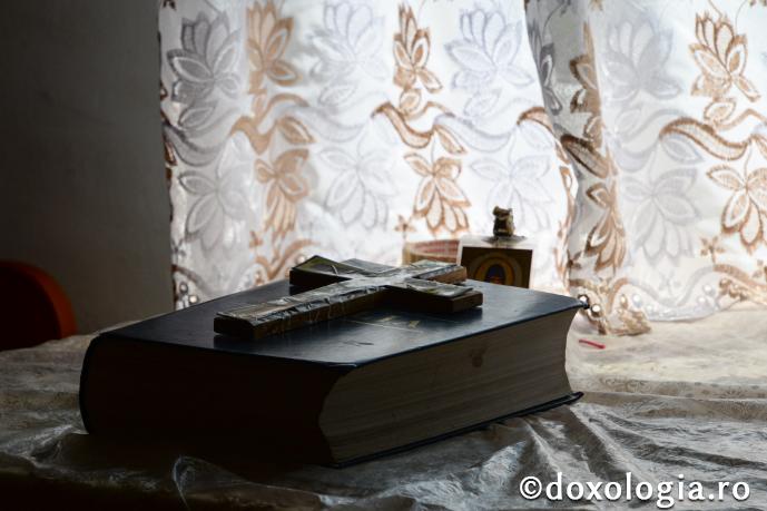 Putem pomeni un spânzurat la Liturghie?