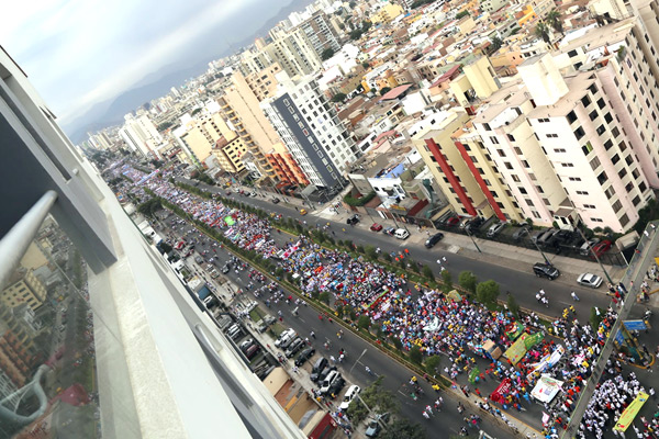Peste 500.000 de persoane au strigat „DA” VIEȚII în Lima