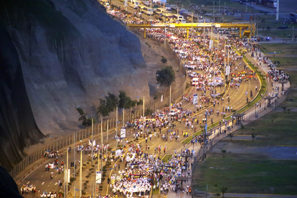Peste 500.000 de persoane au strigat „DA” VIEȚII în Lima