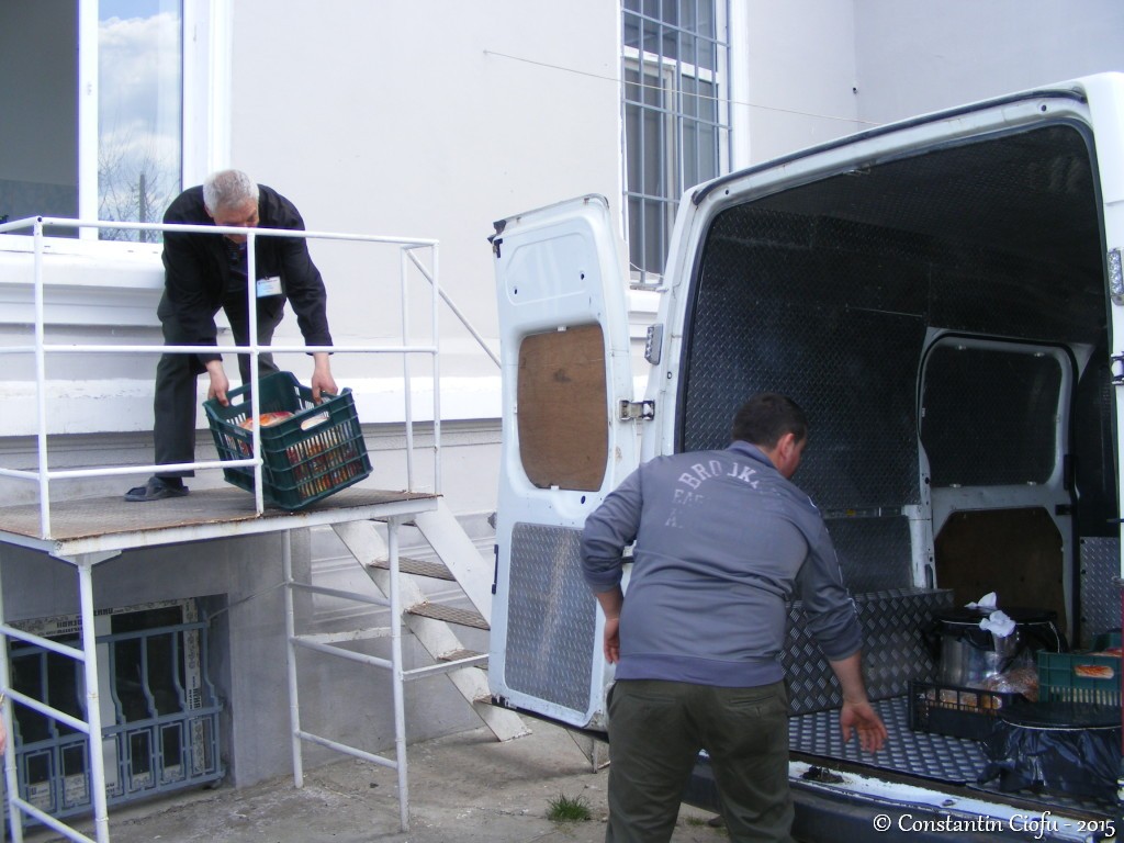 Hrană pentru pacienţii din Secția de Psihiatrie din Buhuși