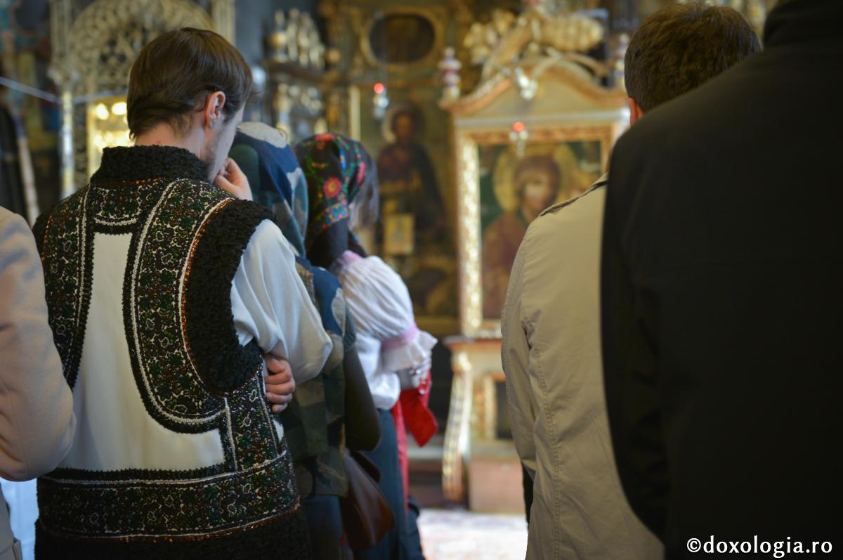 Cum să facem să nu devină mersul la Biserică o rutină?