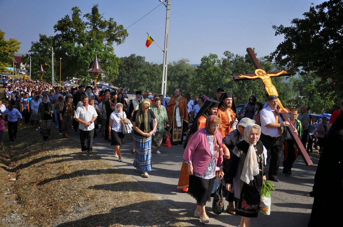 Procesiunea &quot;Drumul Crucii&quot; la Mănăstirea Hadâmbu