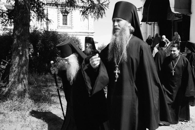 Pildă de un părinte duhovnic tare simplu şi cu puţină educaţie, dar cu mintea curăţită şi aplecată spre învăţătura lui Hristos