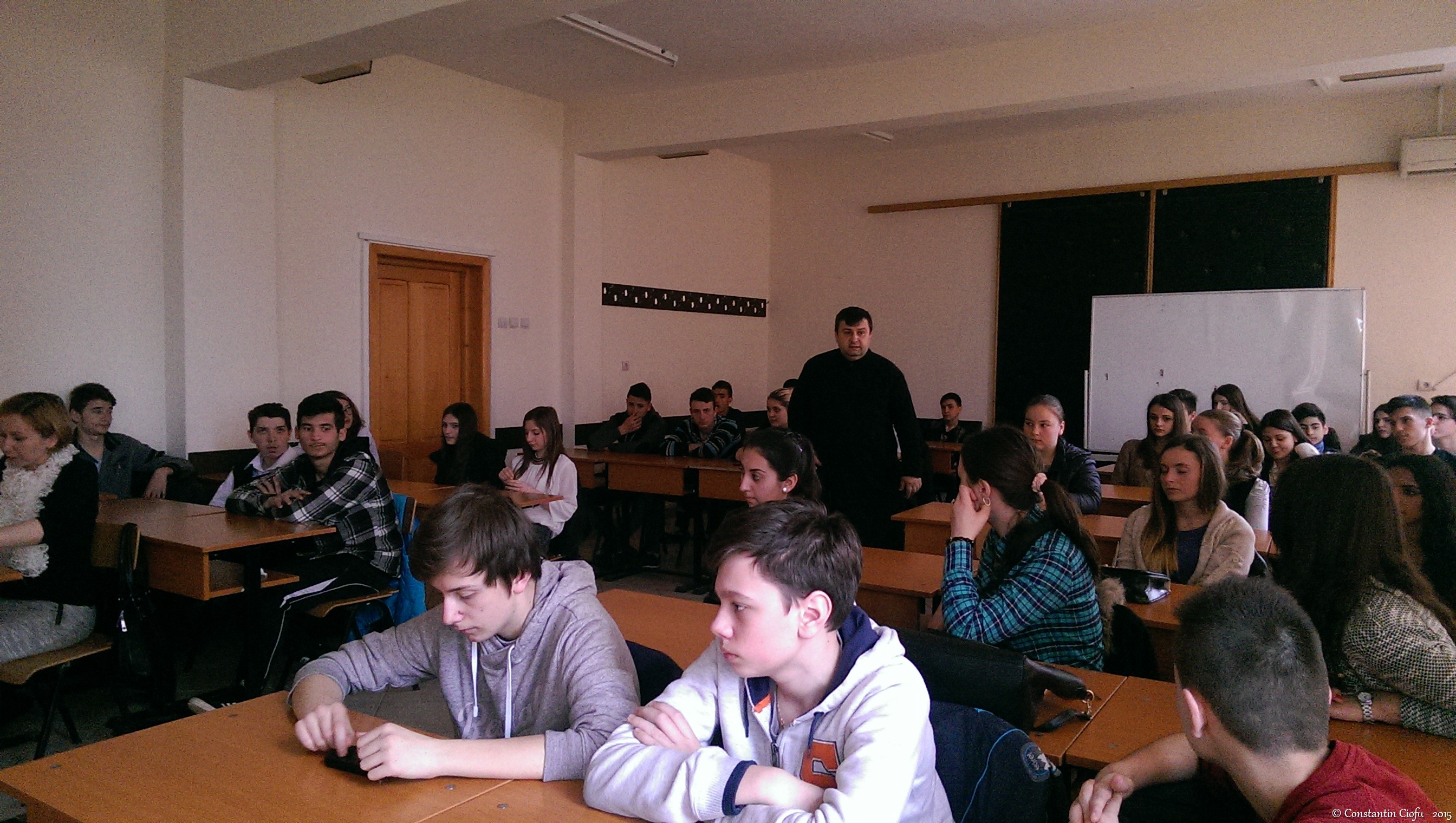 &quot;Şcoala altfel&quot; la Bacău şi Sascut