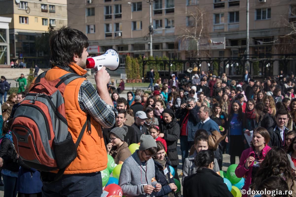 Nu te încrede lumii care îţi făgăduieşte multe