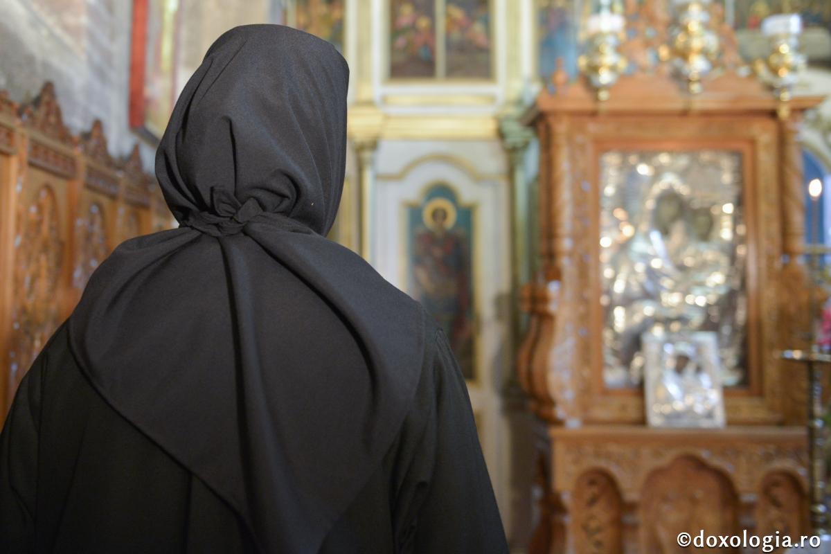 Ce poate rugăciunea celui ce se roagă pentru lumea întreagă