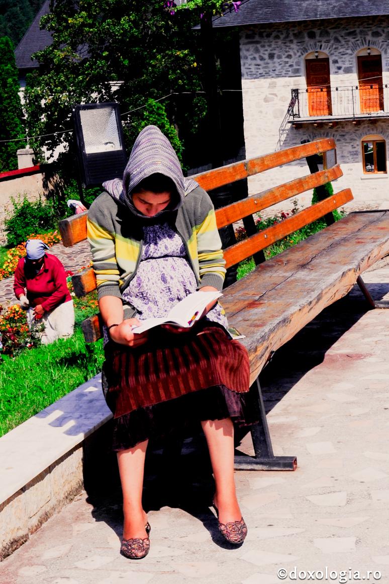 Foto: Oana Nechifor Sfântul Teofil vede dincolo de „cumințenia” unei tinere
