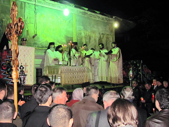 Sucevenii, aşteptaţi la Catedrala Arhiepiscopală "Sfântul Ioan cel Nou" Sucevenii, aşteptaţi la Catedrala Arhiepiscopală "Sfântul Ioan cel Nou"