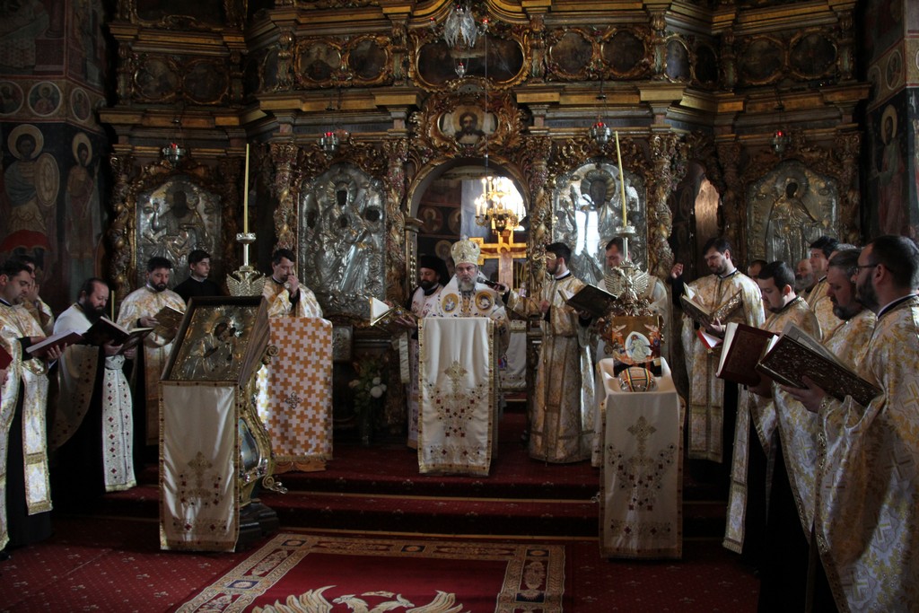 IPS Ioachim: &quot;Când vezi totul în iubire, te umpli de lumină&quot;