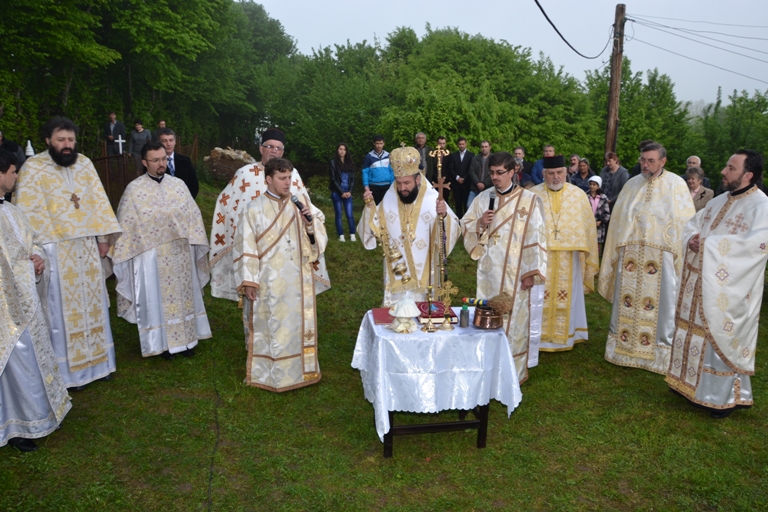 Parohia Dognecea a îmbrăcat haine de sărbătoare