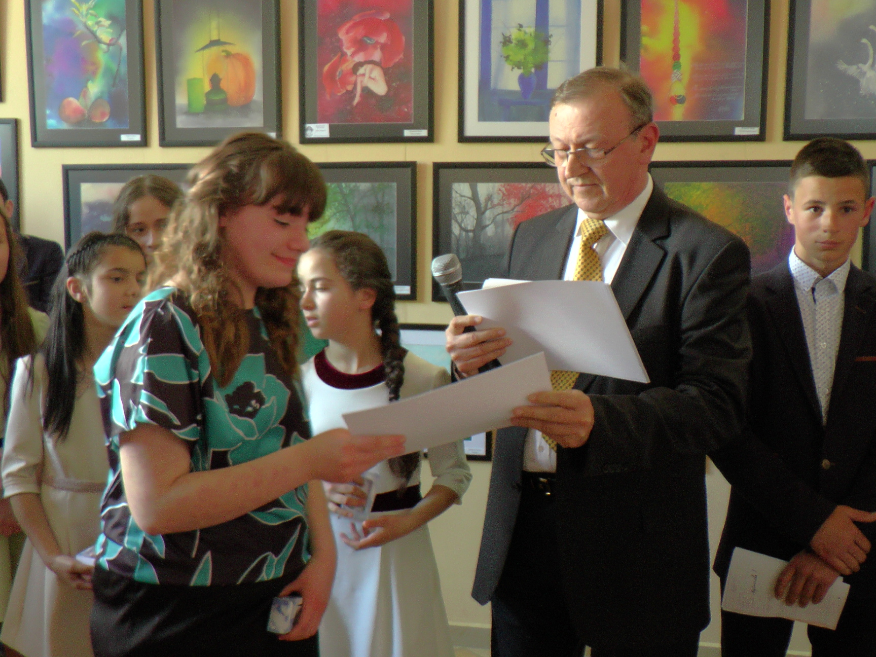 Expoziţie cu vânzare la Rădăuţi