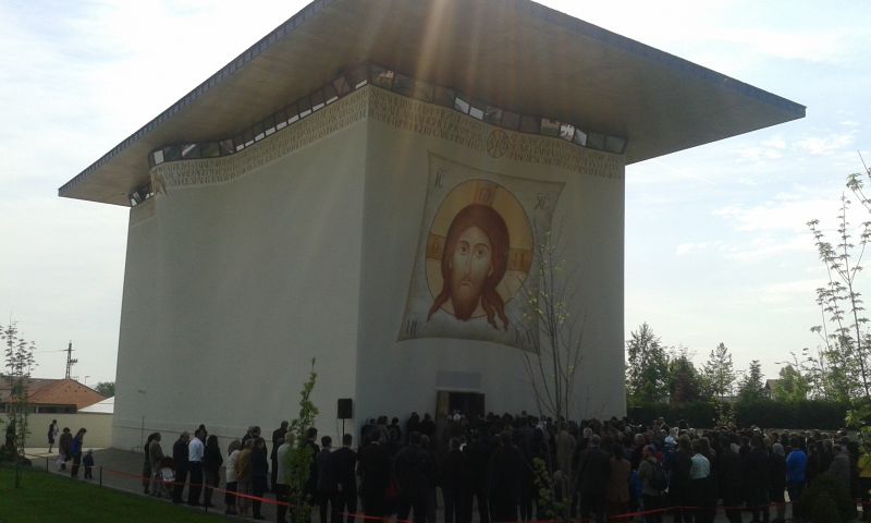 Sfințirea bisericii parohiei Cartier Nou II din Alba Iulia