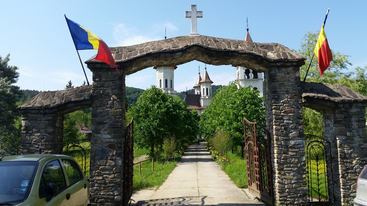 De-a dreapta Tatălui, prin viață de sfințenie și milostenie