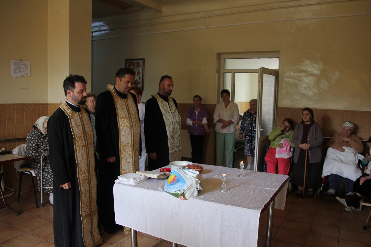 Acţiune filantropică la Căminul de bătrâni din Roman