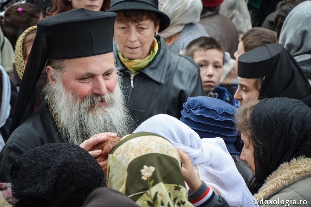 As­cultăm pentru că iubim.