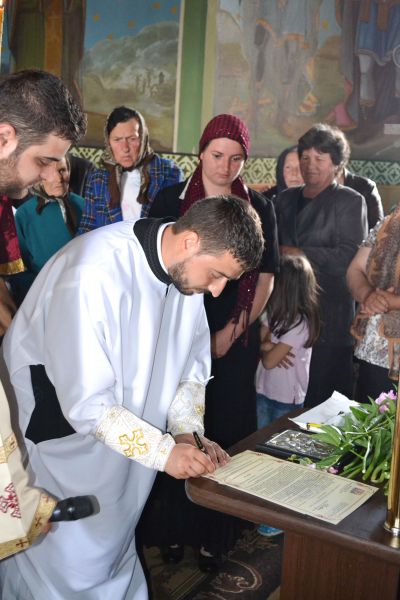 Un nou preot paroh pentru credincioșii parohiei Burila Mare