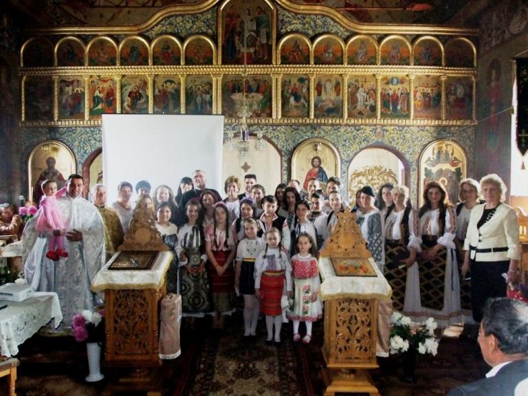 Corul „Colindița” din Berzovia la 30 de ani de activitate