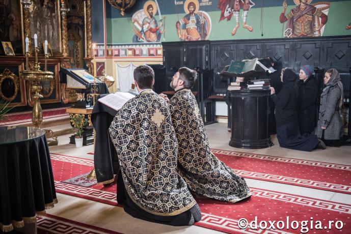 Mătăniile şi închinăciunile sunt cele mai puternice arme