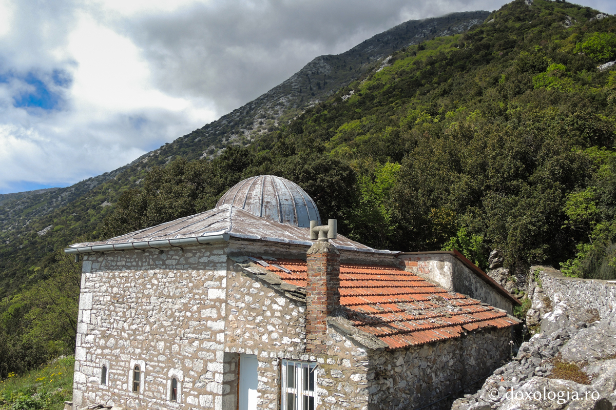 Chilia „Sfântul Sava” unde s-a nevoit timp de trei ani Sfântul Ierarh Grigorie Palama Chilia Sfântului Grigorie Palama de la Marea Lavră
