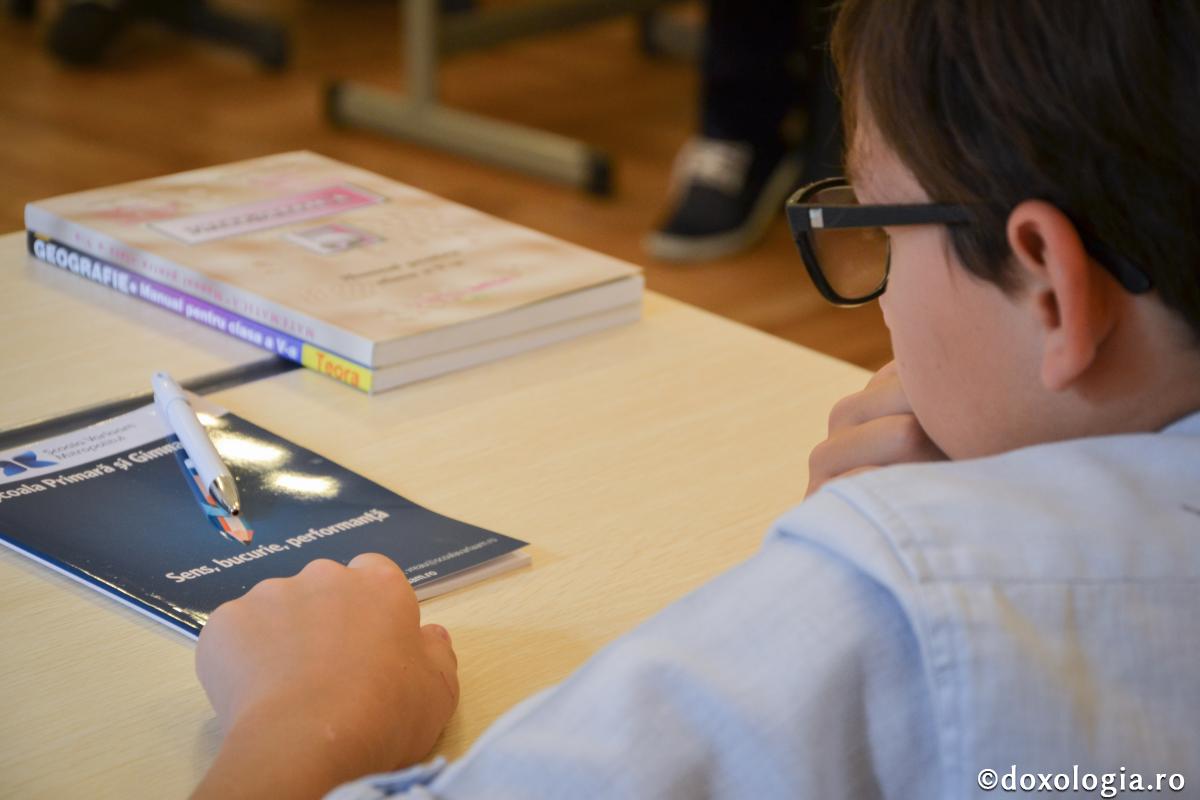 Pentru rezultate bune la școală, este nevoie de multă implicare din partea părinților