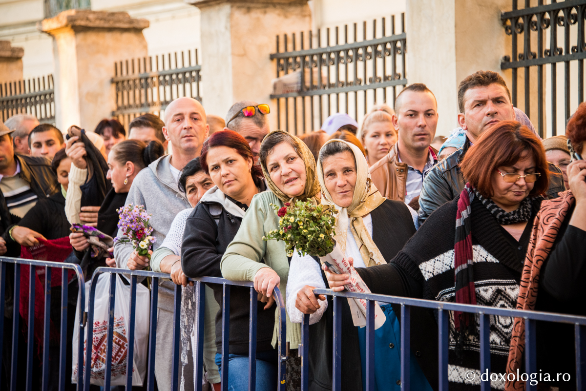 Comuniune de viaţă poţi avea şi cu necredincioşii, dar comuniune de rugăciune nu poţi