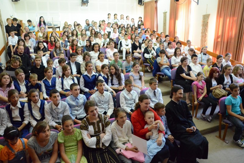 350 de participanţi la cea de-a VI-a ediţie a Concursului Naţional „Din suflet de creştin“
