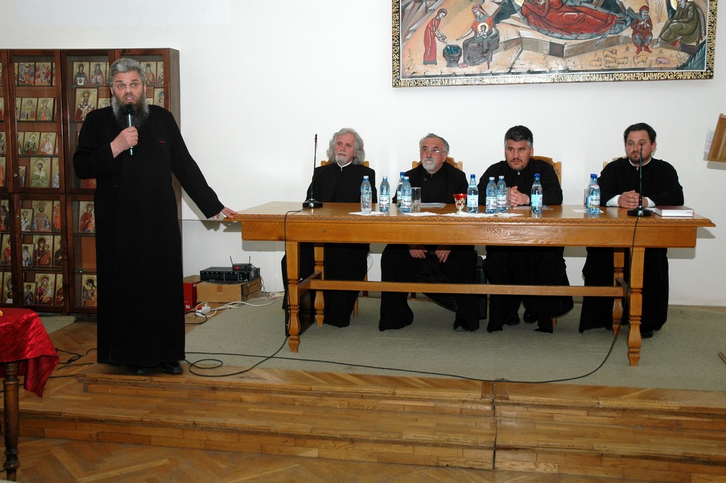 „Sfintele icoane sunt o reprezentare fidelă a unei realităţi“