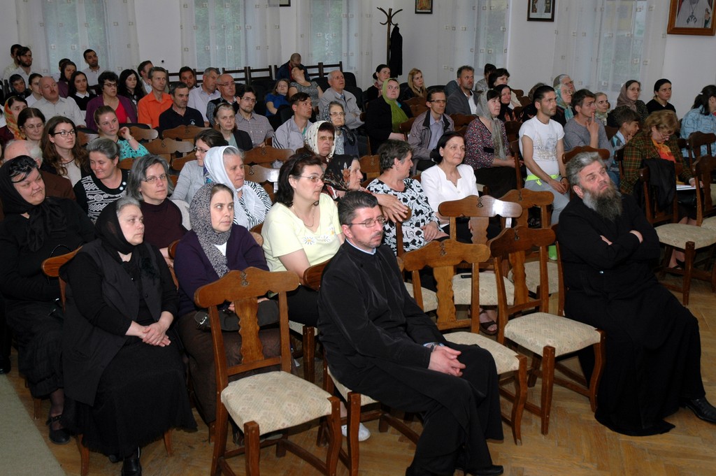 „Sfintele icoane sunt o reprezentare fidelă a unei realităţi“