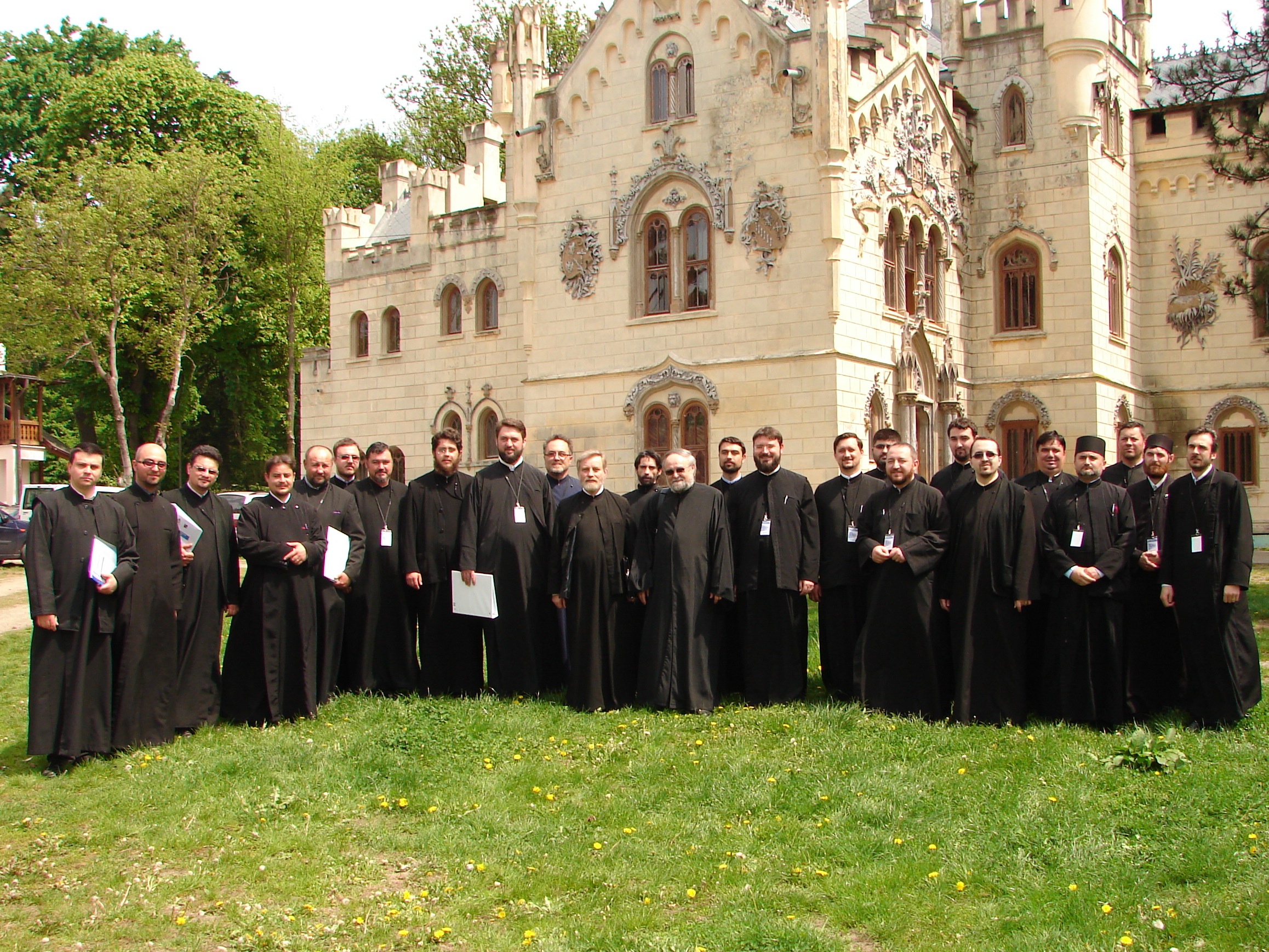 Cursurile pentru obţinerea gradelor în preoţie, la final