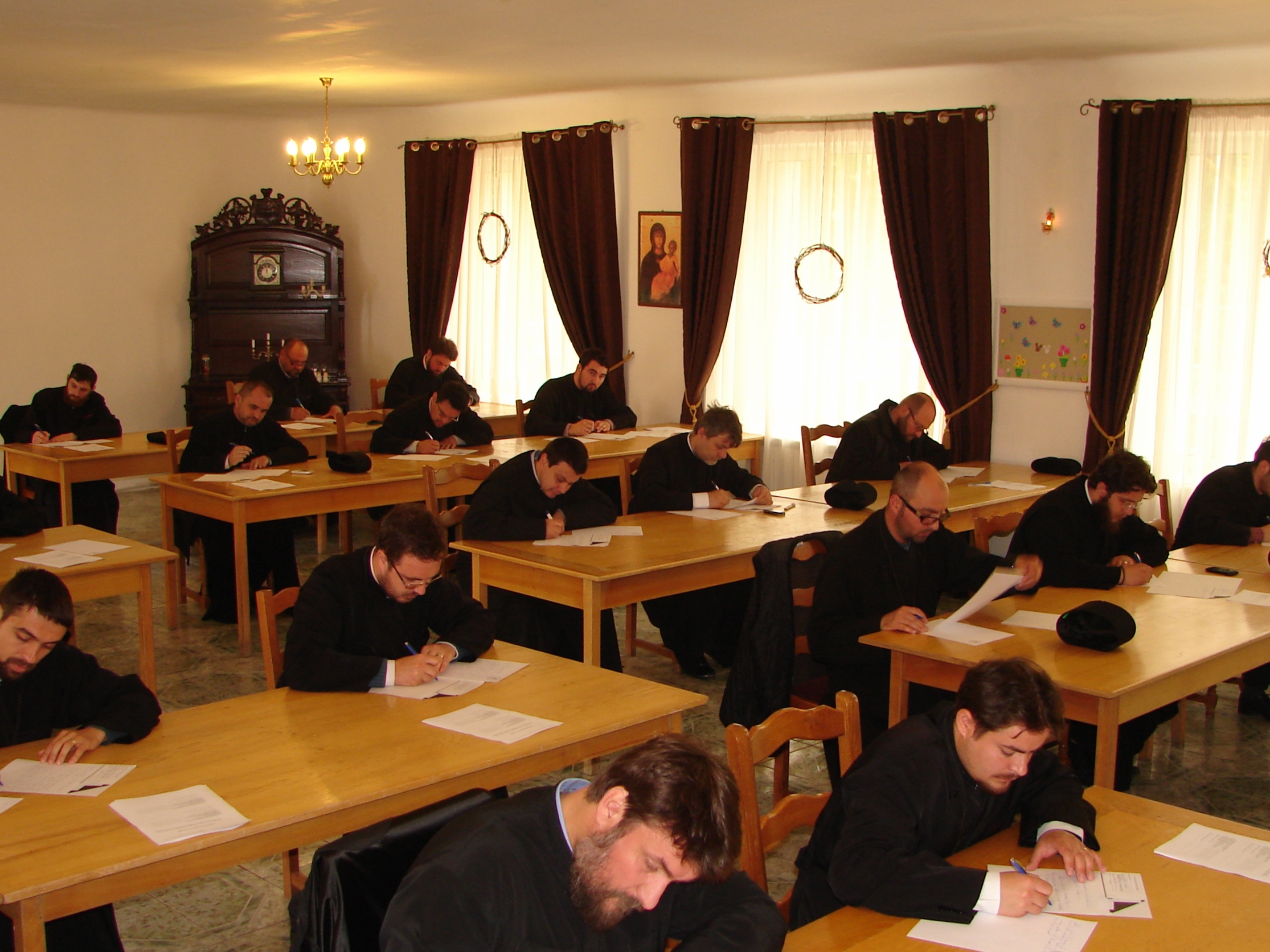 Cursurile pentru obţinerea gradelor în preoţie, la final