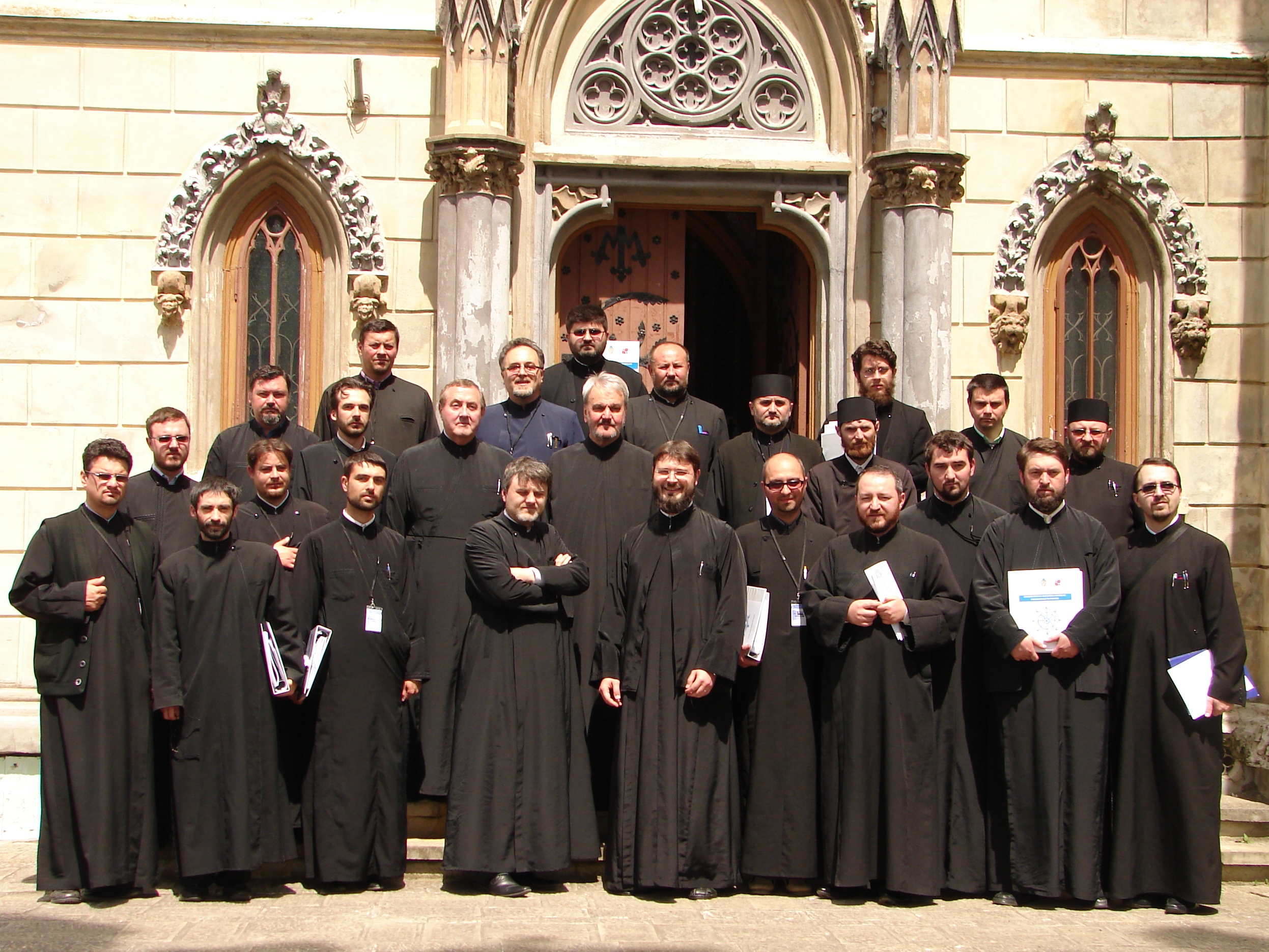 Cursurile pentru obţinerea gradelor în preoţie, la final