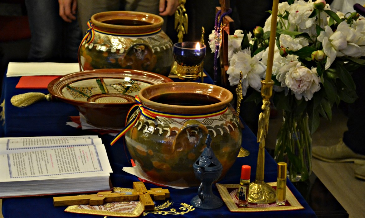 Slujba Aghesmei la Colegiul &quot;Sfântul Nicolae&quot; din Iaşi