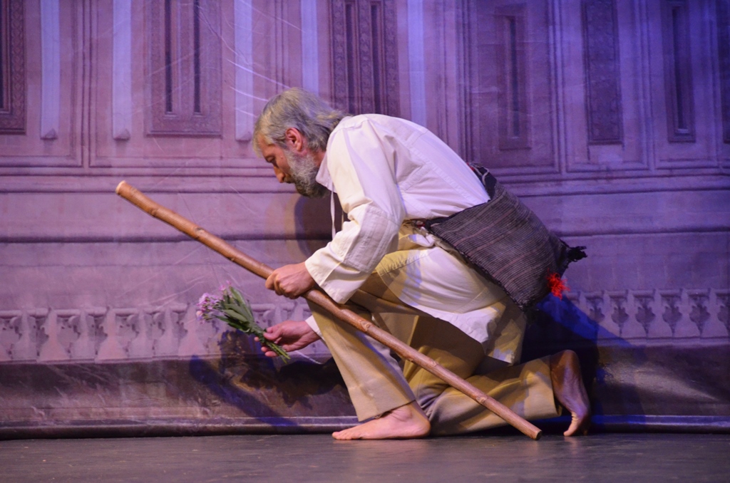 „Întoarcerea zidarului” pe scena ieșeană