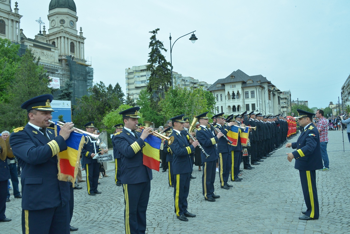 Pompierii ieșeni au primit Drapelul de Luptă