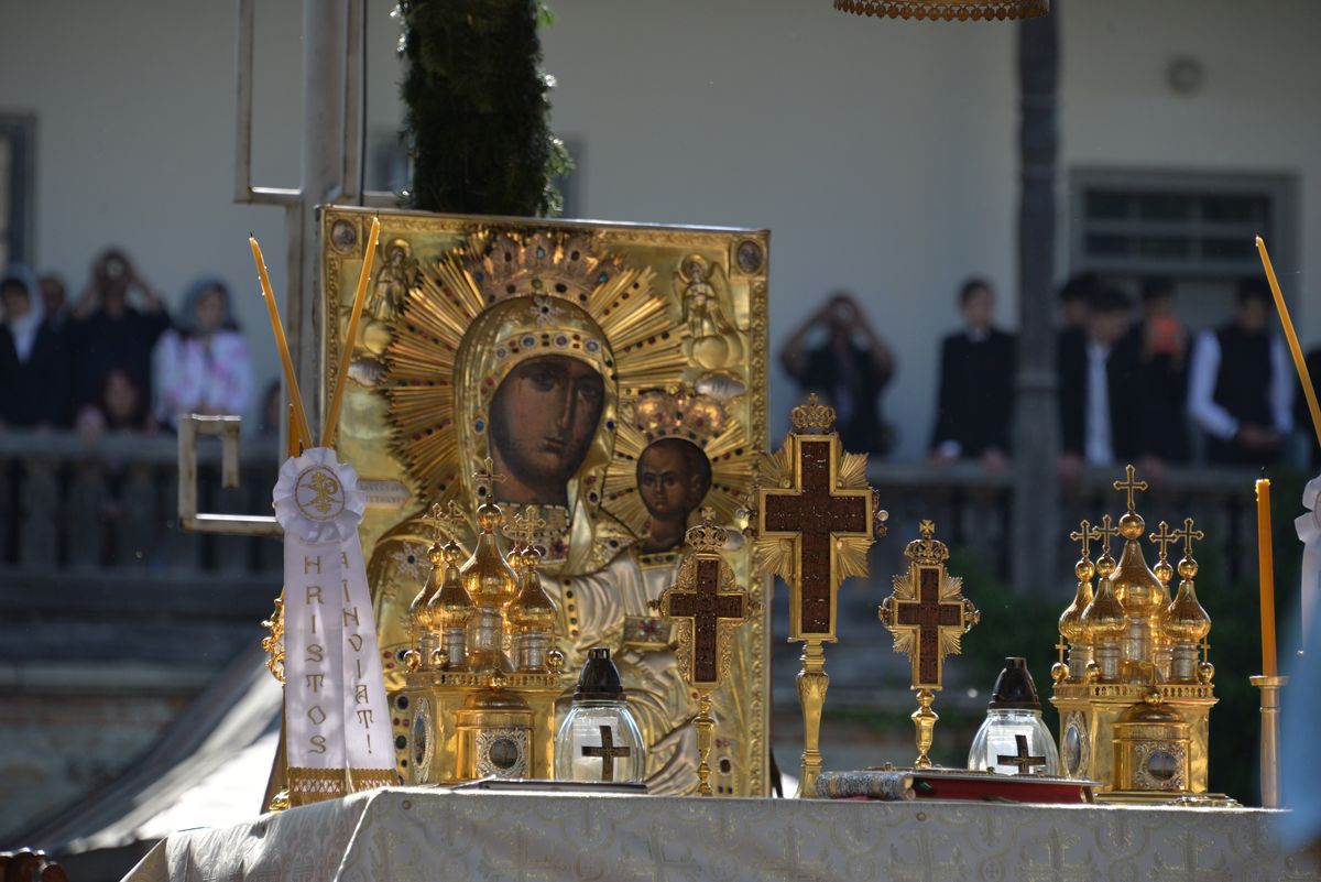 Foto: Bogdan Zamfirescu Hram la Mănăstirea Neamț
