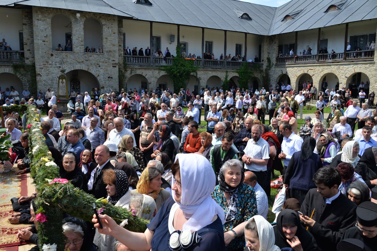 Hram la Mănăstirea Neamț