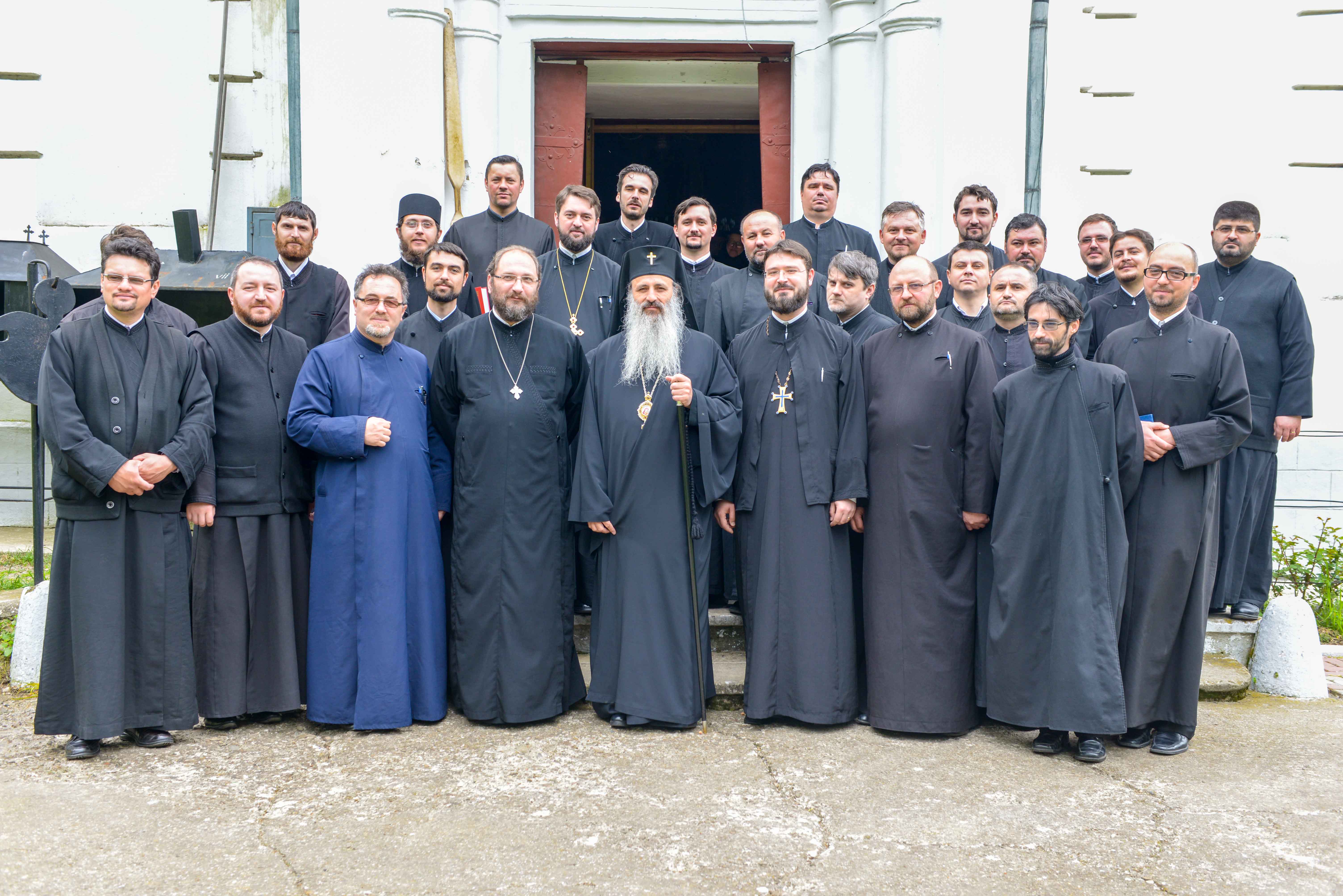 Cursurile pentru obţinerea gradelor în preoţie, la final