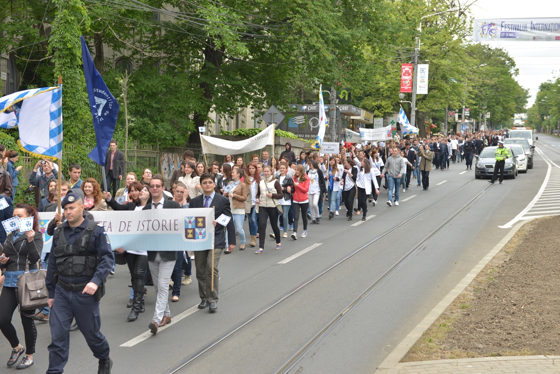 Trei urări de la Înaltpreasfințitul Teofan pentru tinerii absolvenți de facultate