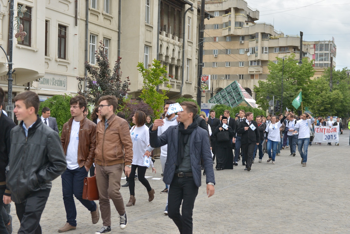 Trei urări de la Înaltpreasfințitul Teofan pentru tinerii absolvenți de facultate
