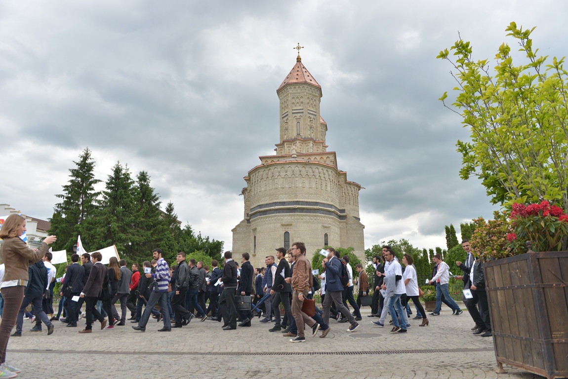 Trei urări de la Înaltpreasfințitul Teofan pentru tinerii absolvenți de facultate