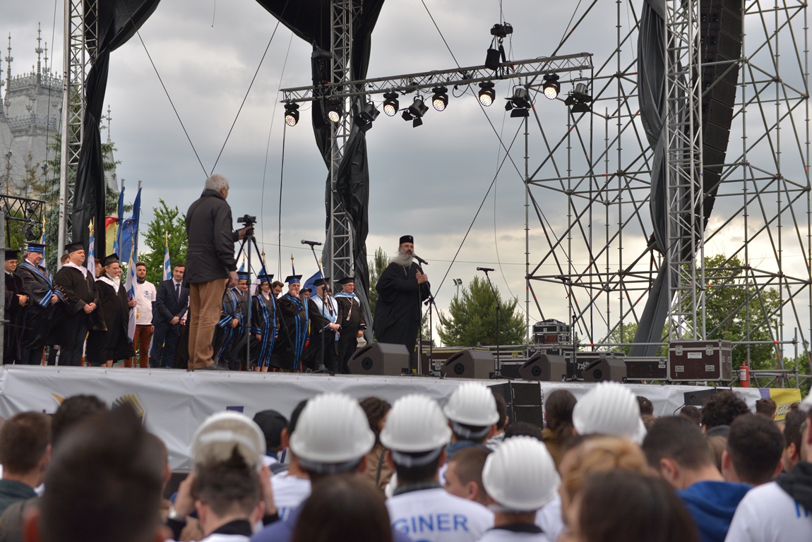 Trei urări de la Înaltpreasfințitul Teofan pentru tinerii absolvenți de facultate