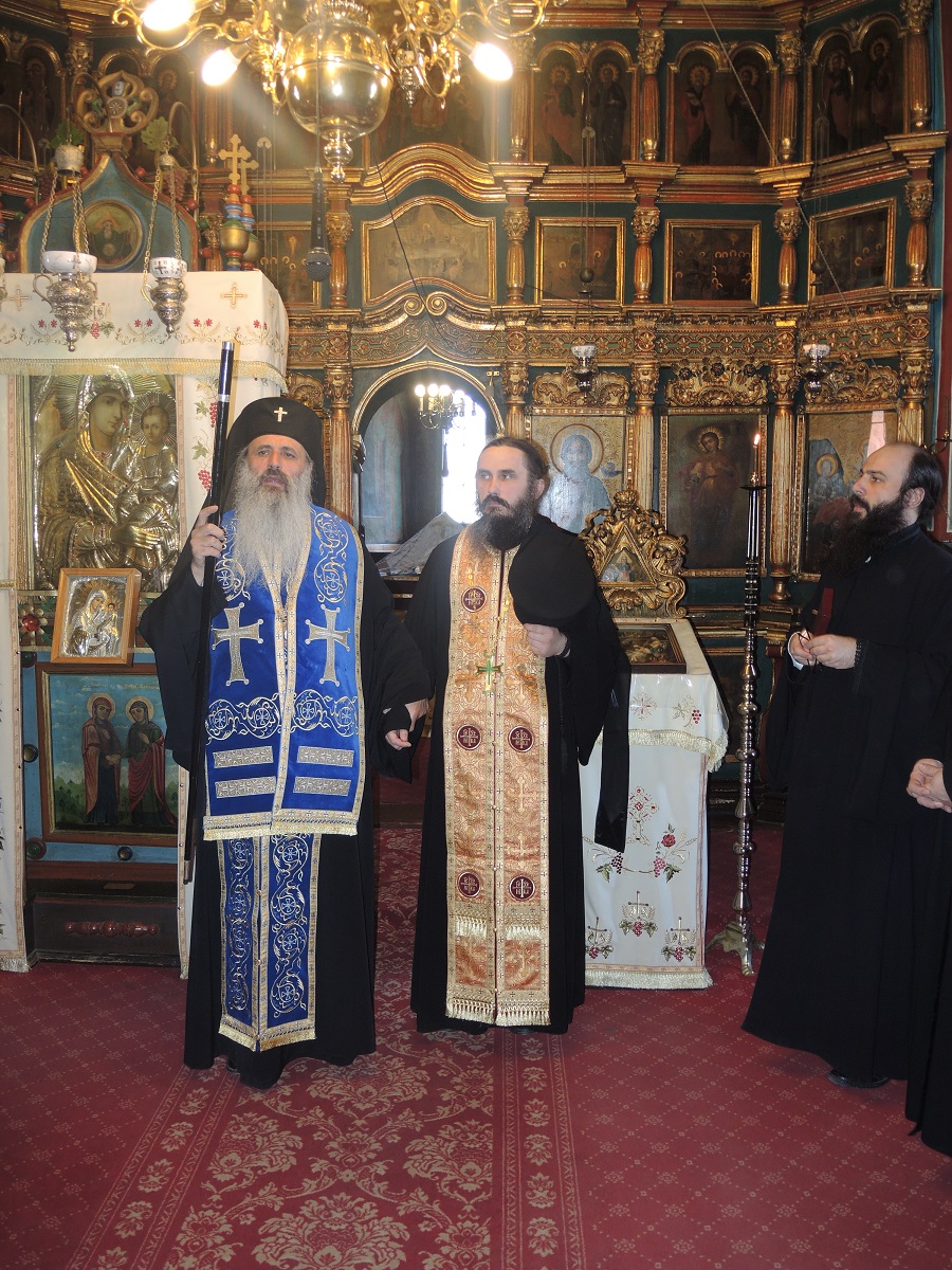 Părintele Arsenie Popa, starețul Mănăstirii Sihăstria a primit hirotesia întru arhimandrit Părintele Arsenie Popa, starețul Mănăstirii Sihăstria a primit hirotesia întru arhimandrit