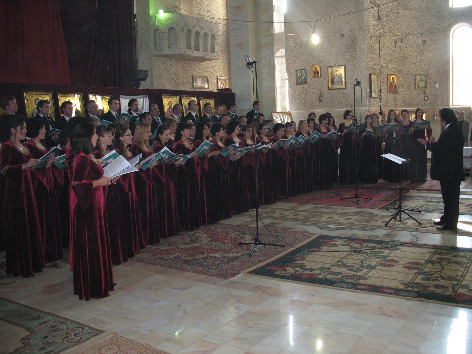 Concert de muzică religioasă la Biserica „Sfântul Nectarie“ din Iaşi