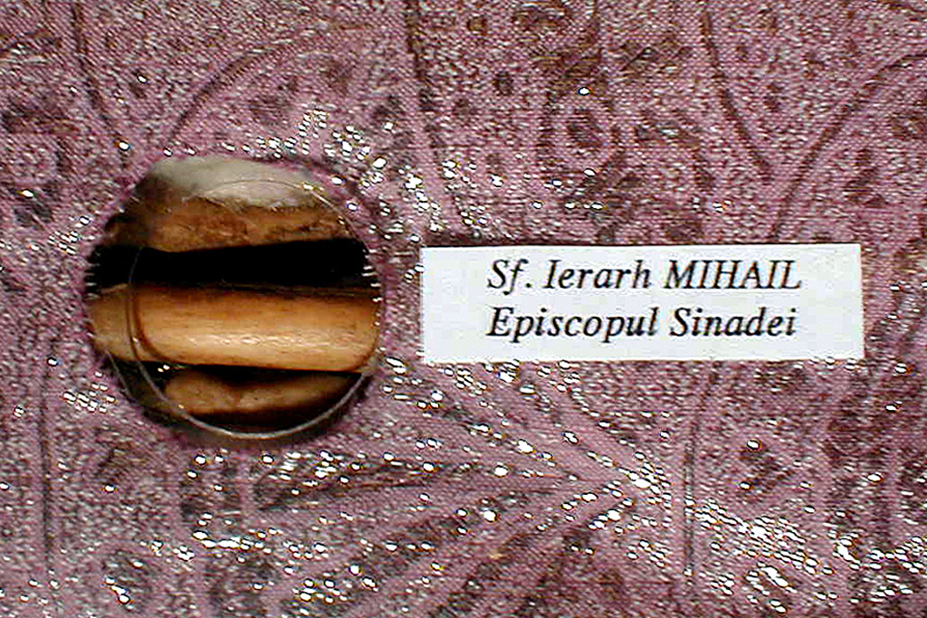 Detaliu cu fragmentul din Moaştele Sfântului Mihail de la Mănăstirea Hurezi Moaștele Sfântului Mihail al Sinadei