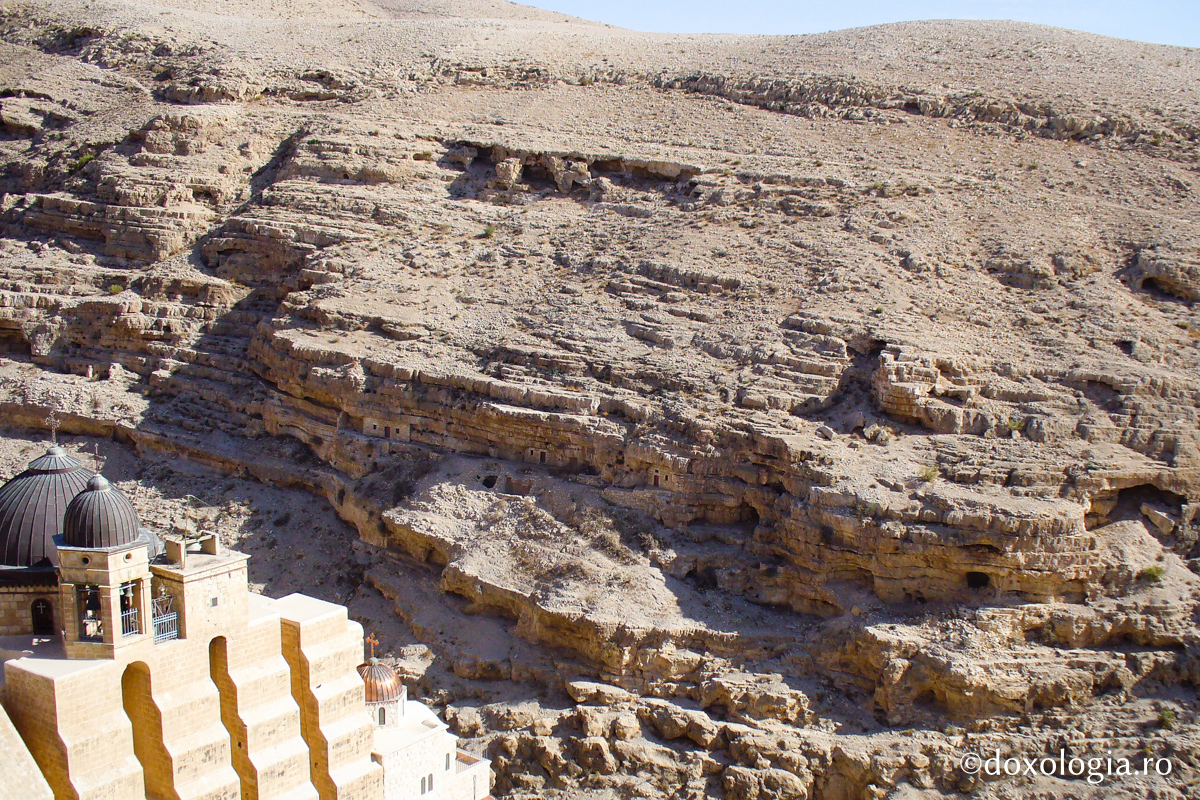 Grăirea deşartă, vorbirea fără de rânduială şi tulburările acoperă pe om cu întuneric