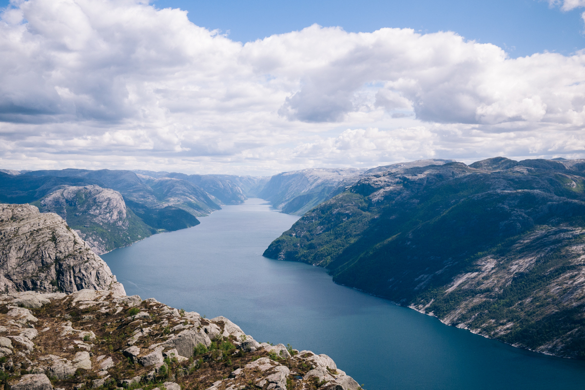 ﻿Toţi ne aflăm în această lume ca într-o vale a lacrimilor