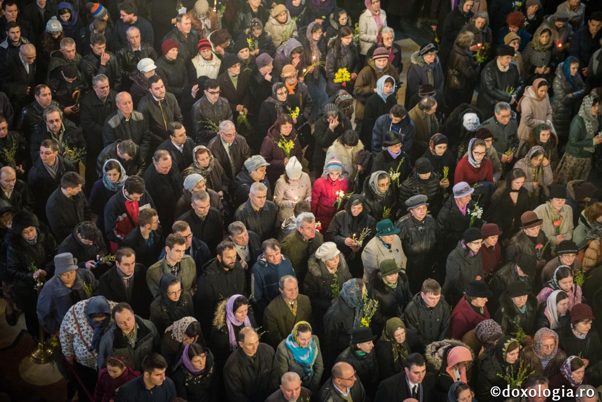 Noi, oamenii, suntem picături într-un imens ocean